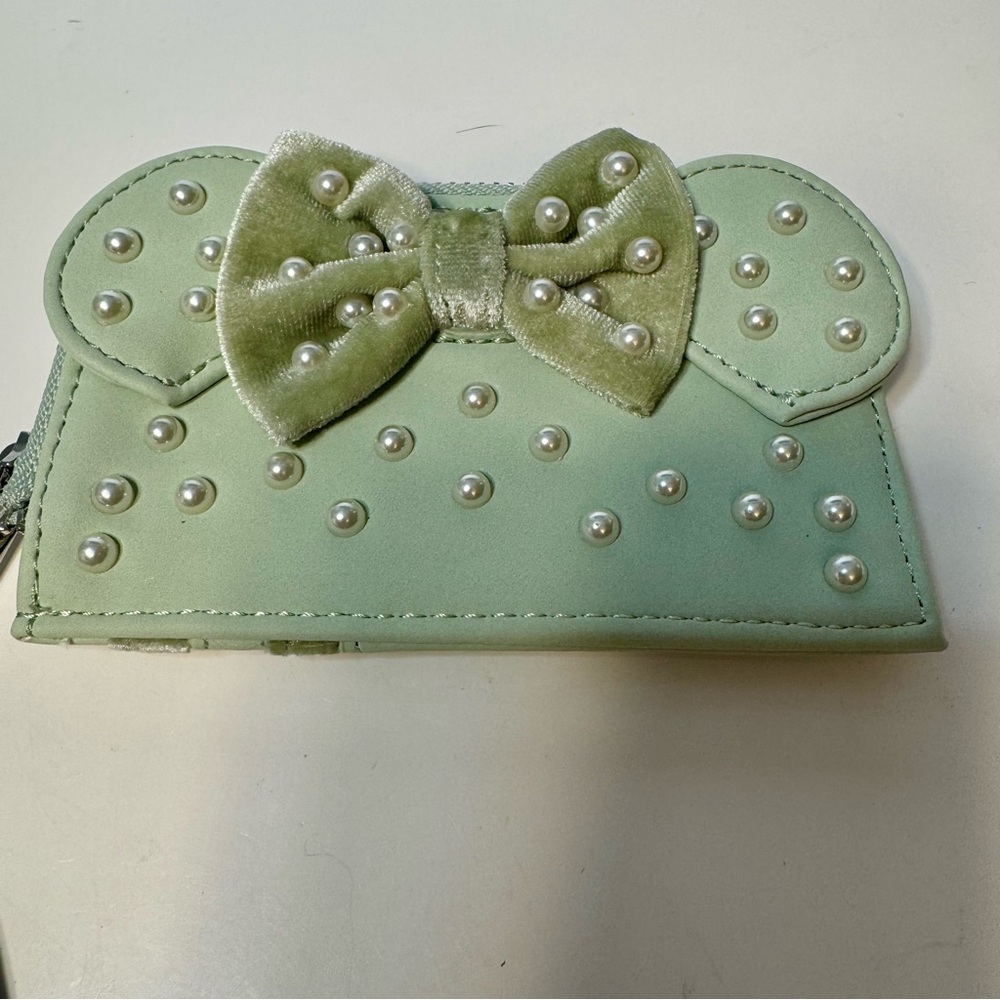 NWT. Loungefly Disney Minnie Mouse Pearl Ears Cardholder. Sage light green